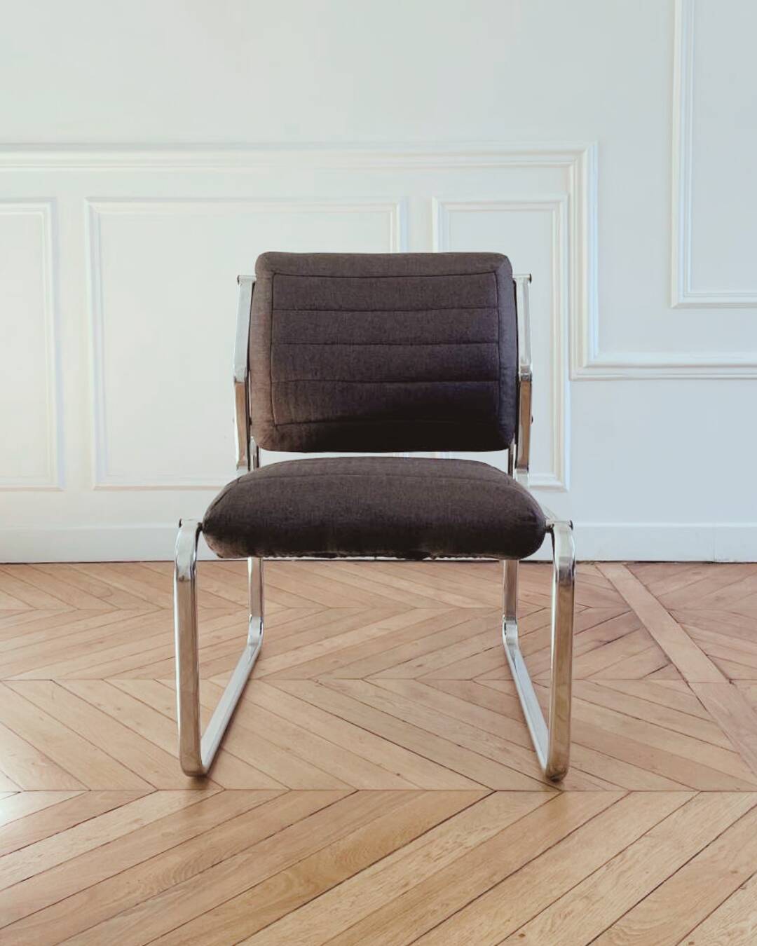 Fauteuil/ Chauffeuse vintage rénovée, années 70