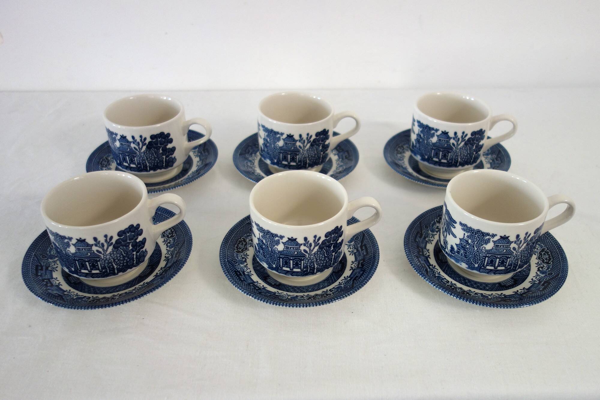 6 Vintage Blue Willow CHURCHILL Cups and Saucers, England