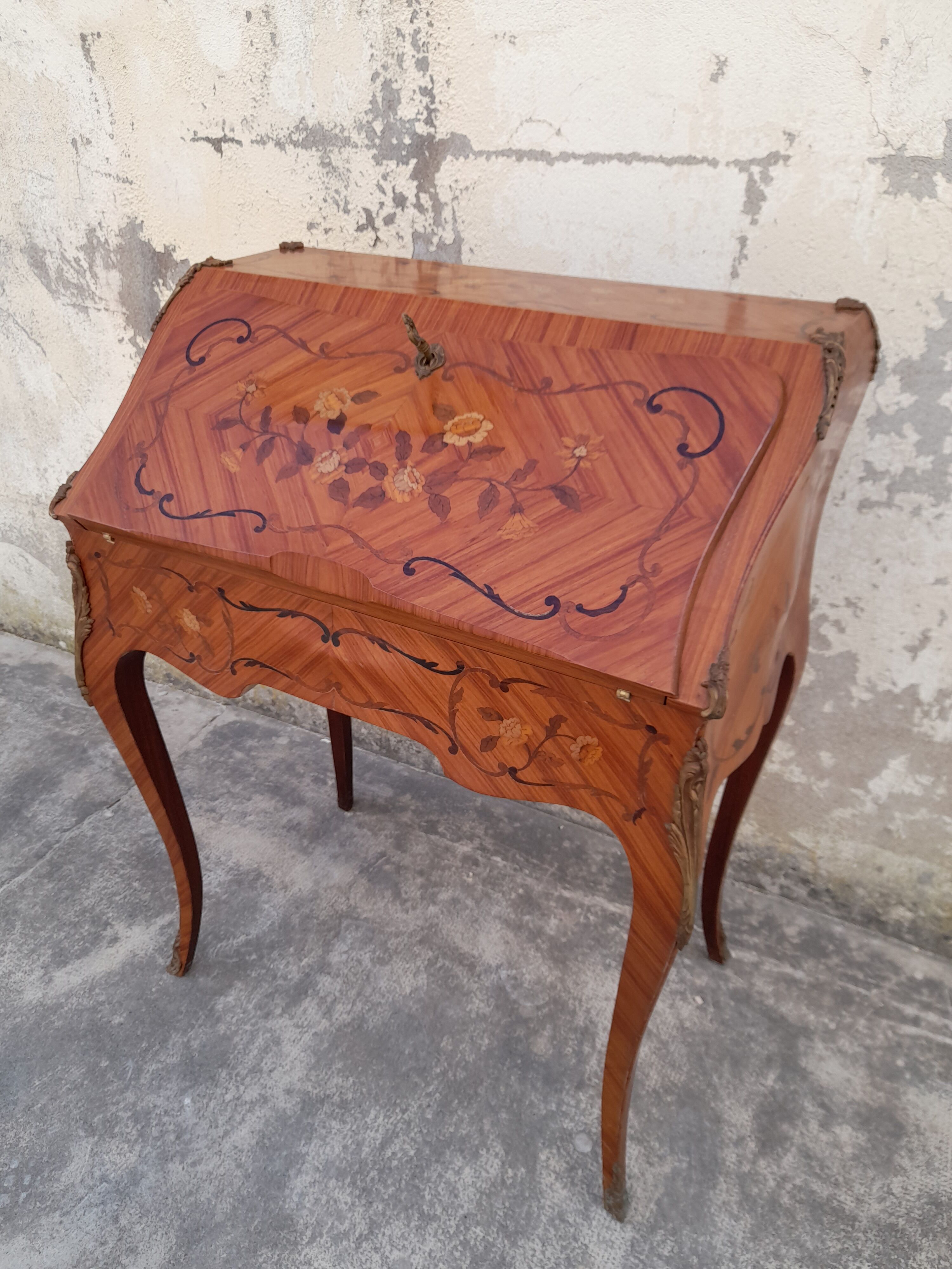 Writing desk back to donkey style Louis XV in rosewood