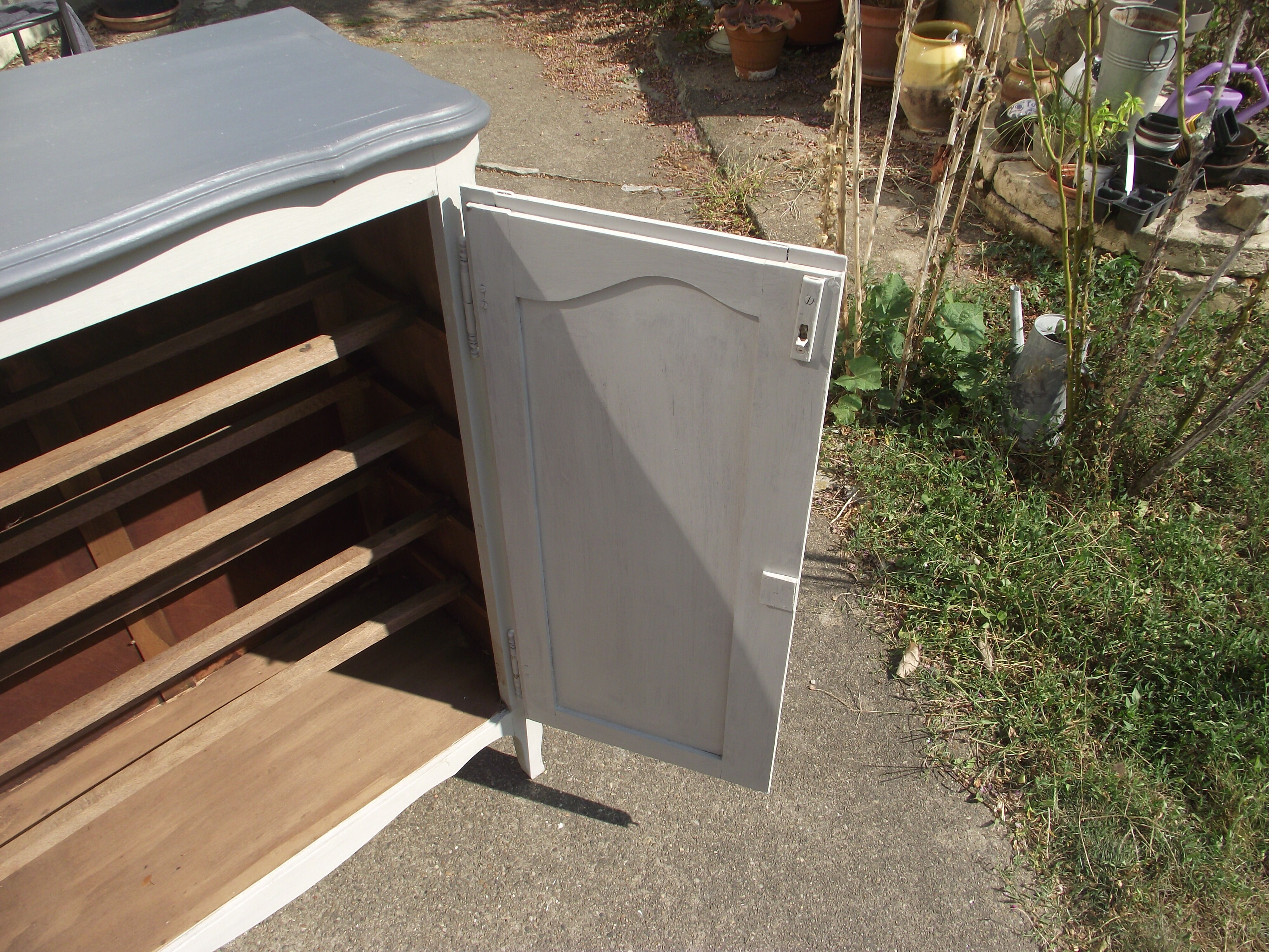 Louis XV-style shoe furniture from the 70