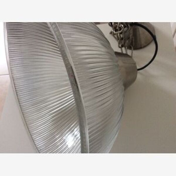 Suspension industrielle verre et métal