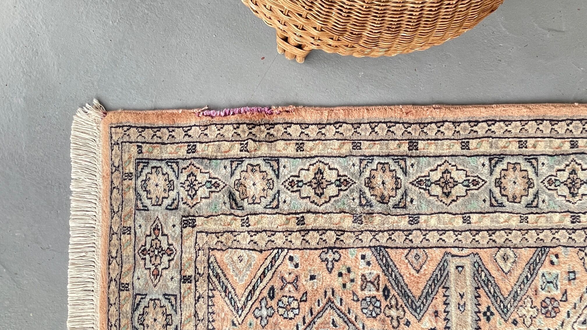 Oriental carpet pakistan grey-pink 205cm x 125cm