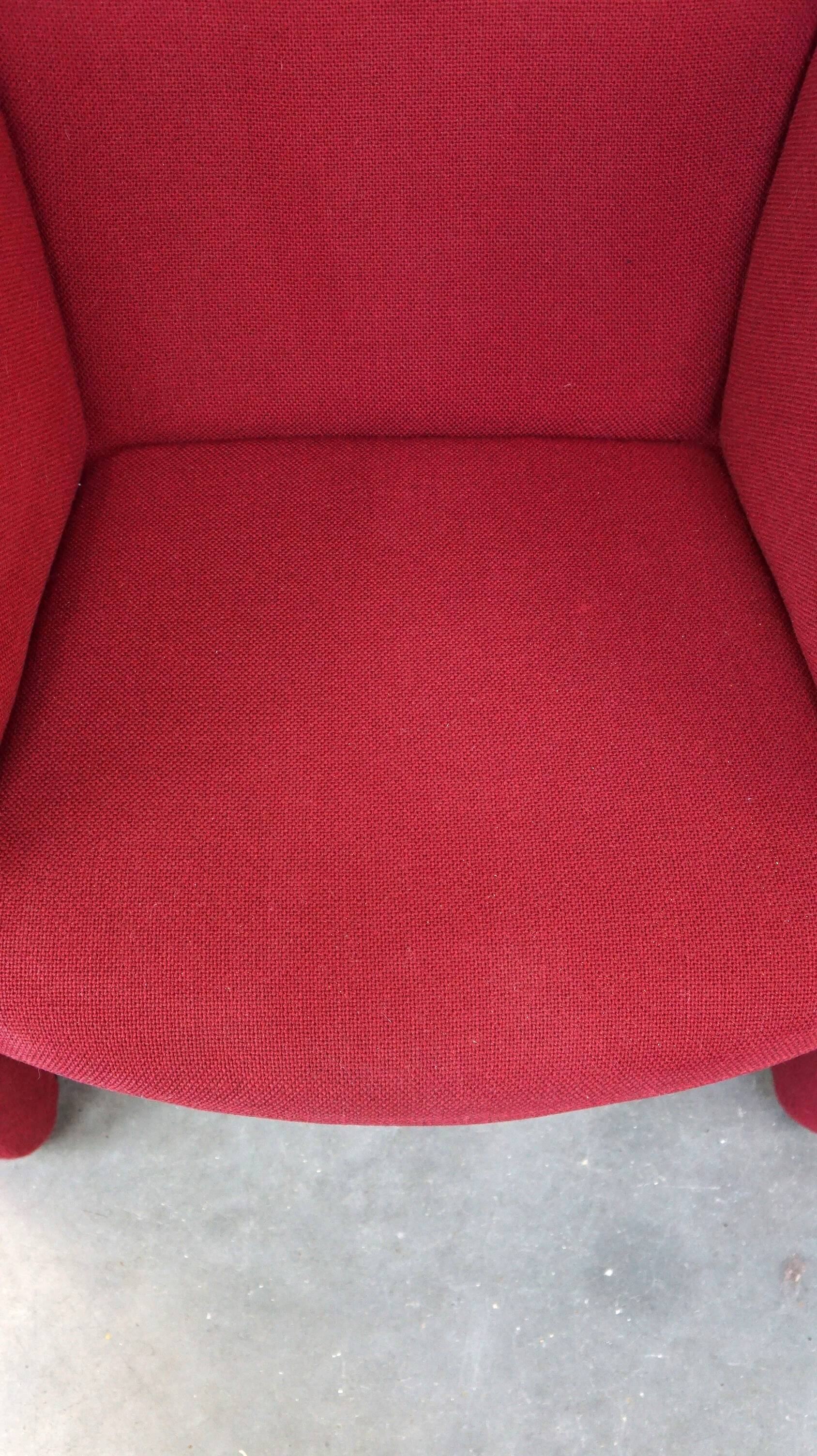 Vintage Artifort Design Armchair Model Ben in Sturdy Red Fabric