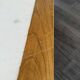 Table basse vintage en bois (chêne massif) et marbre