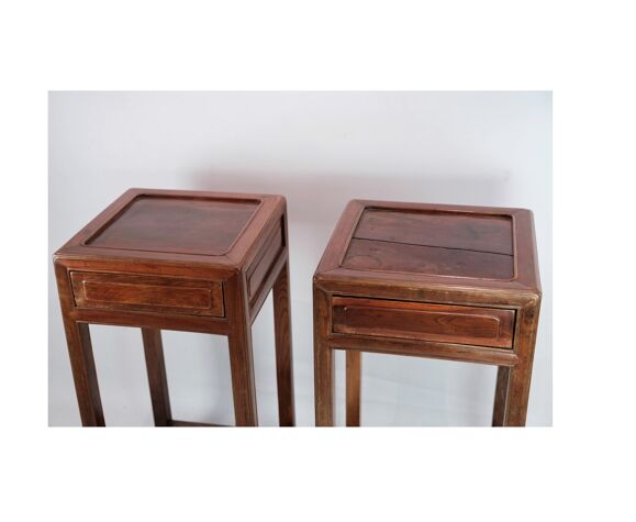 Set of chinese side tables with drawer in polished dark wood | Selency