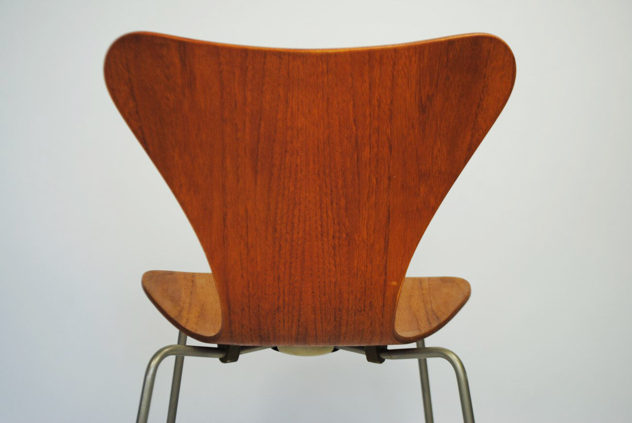 Chaise  conçue par Arne Jacobsen pour Fritz Hansen