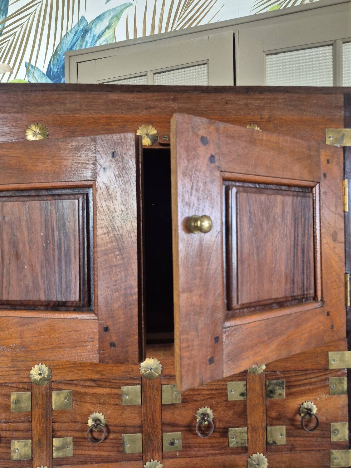 Trade furniture, Indian apothecary