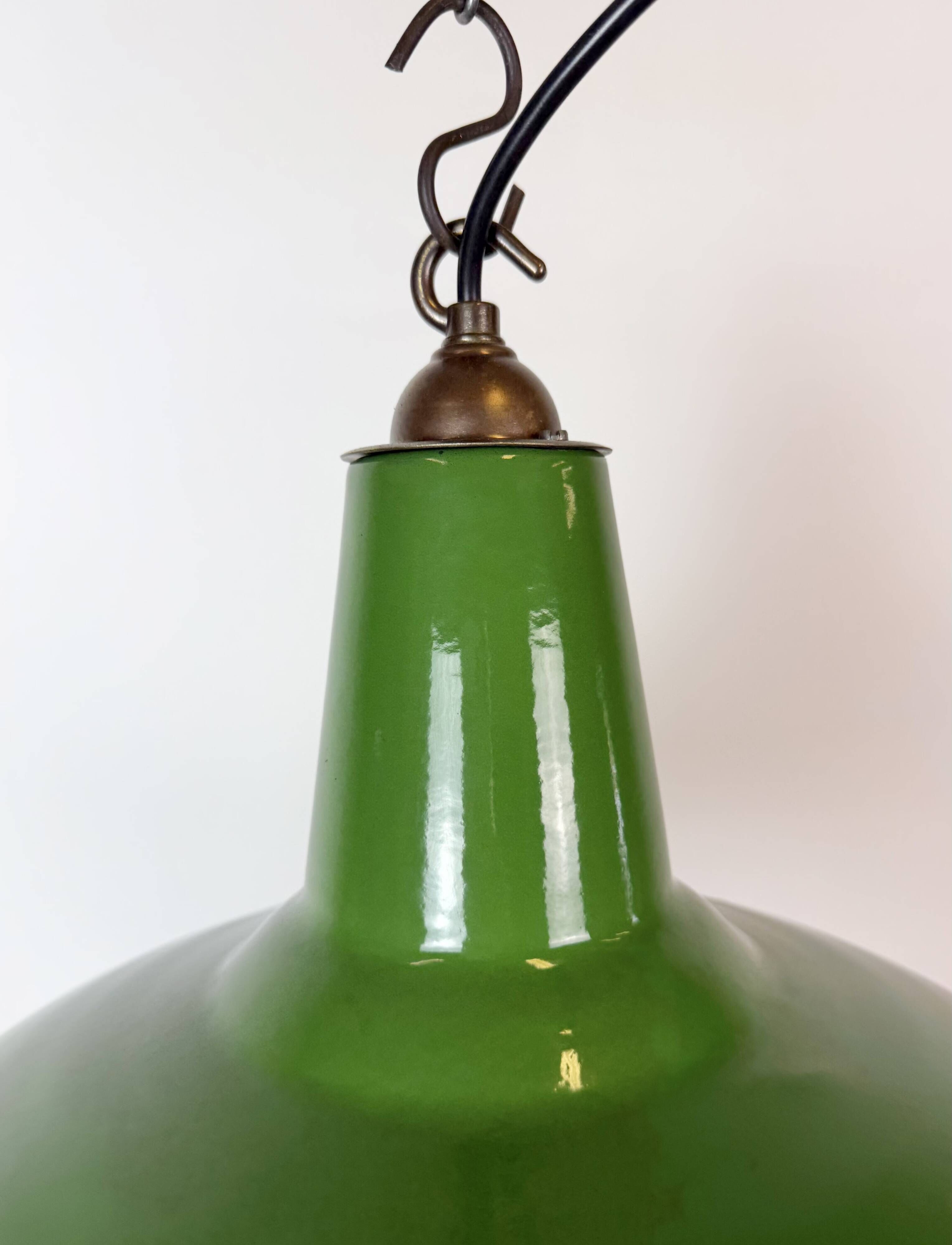 Lampe suspendue en émail vert industriel de Jackson Electrical Co., années 1960.