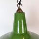 Lampe suspendue en émail vert industriel de Jackson Electrical Co., années 1960.