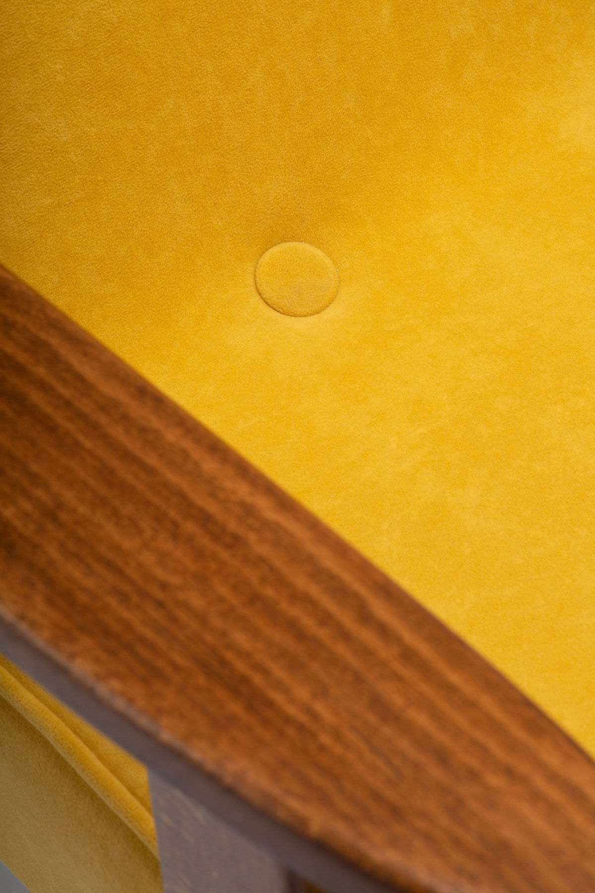 366 armchair
