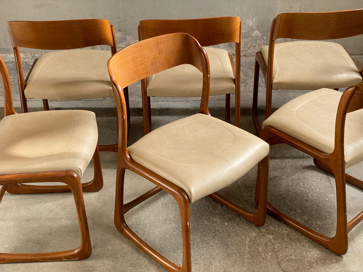 6 Baumann chairs foot sled