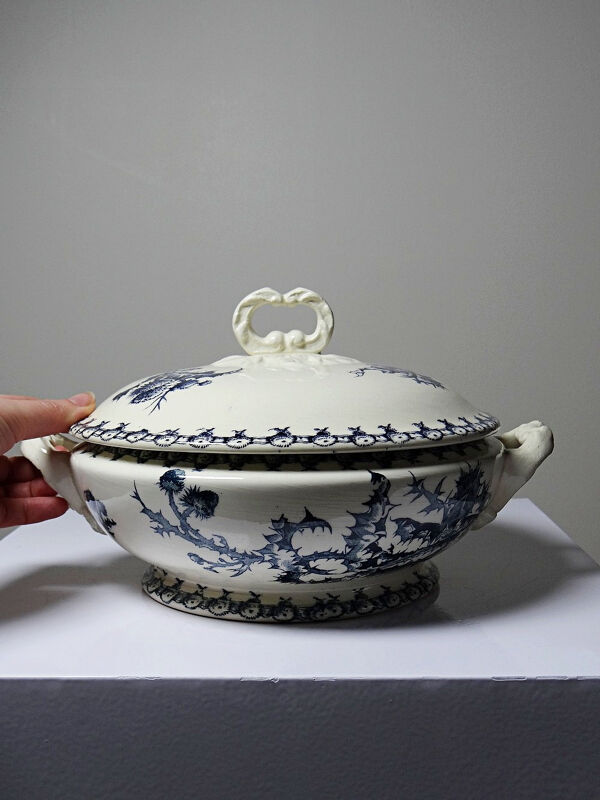 Soupière ancienne 1890-1910 porcelaine opaque terre de fer Gien modèle Chardons