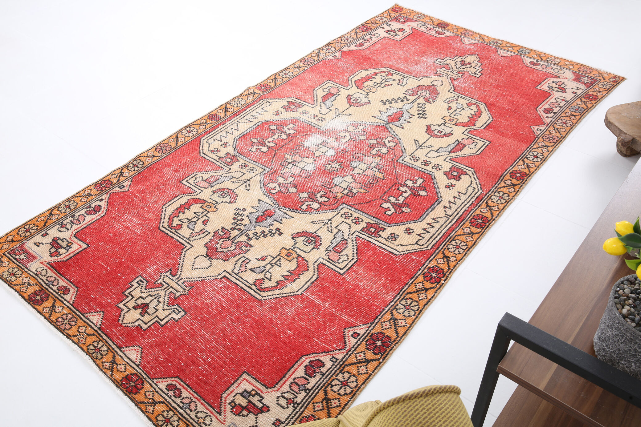 Madallion oriental vintage carpet