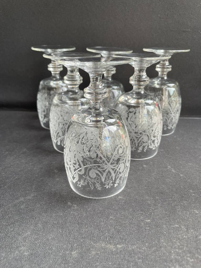 6 engraved crystal glasses