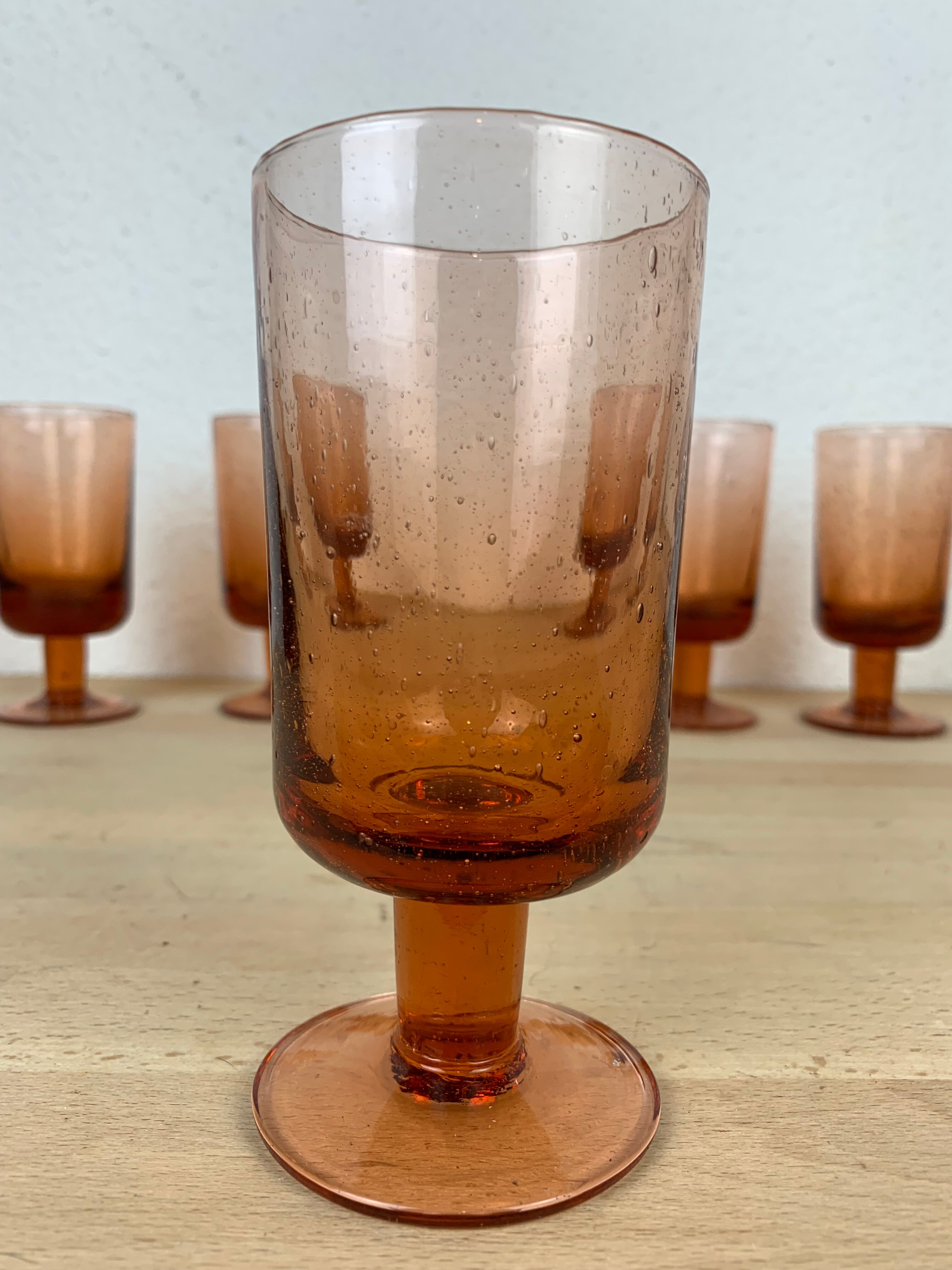 5 glasses in pink bubbled glass