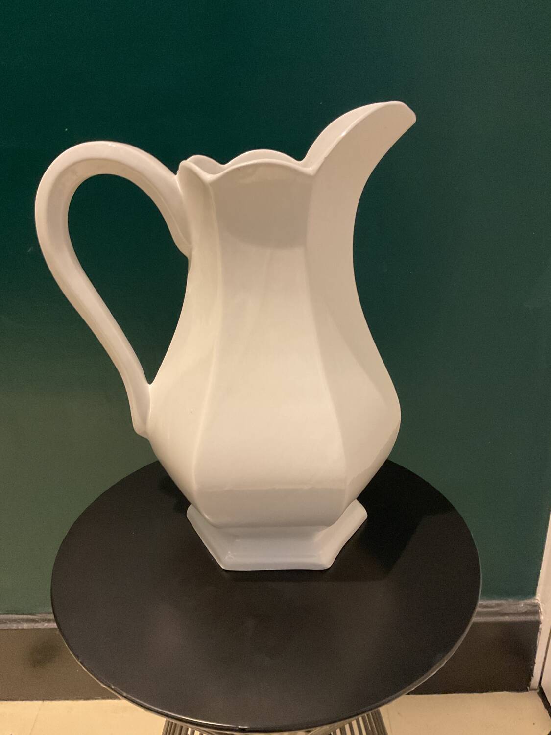 Bossano earthenware jug