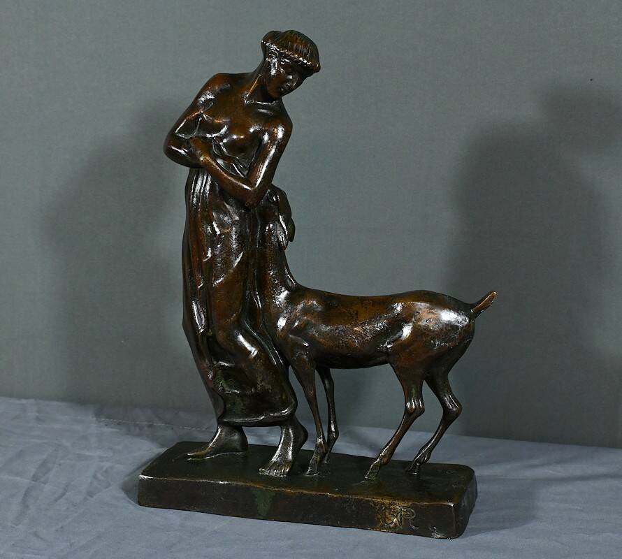 Bronze “Woman with Fawn”, Atelier Primavera – 1930