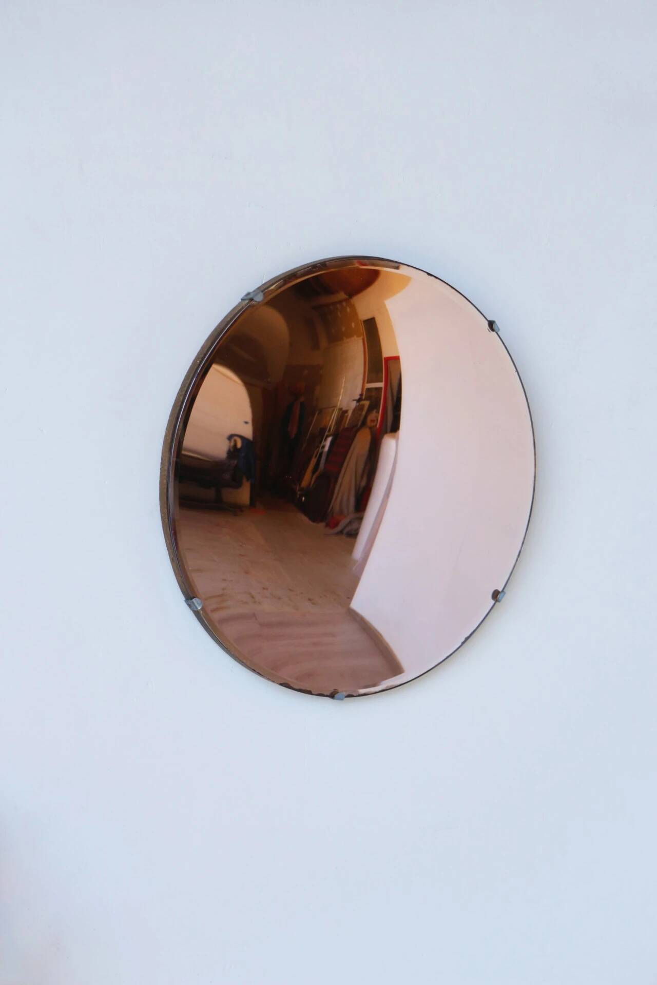 Vintage salmon witch mirror – 50/60 design – 35 cm