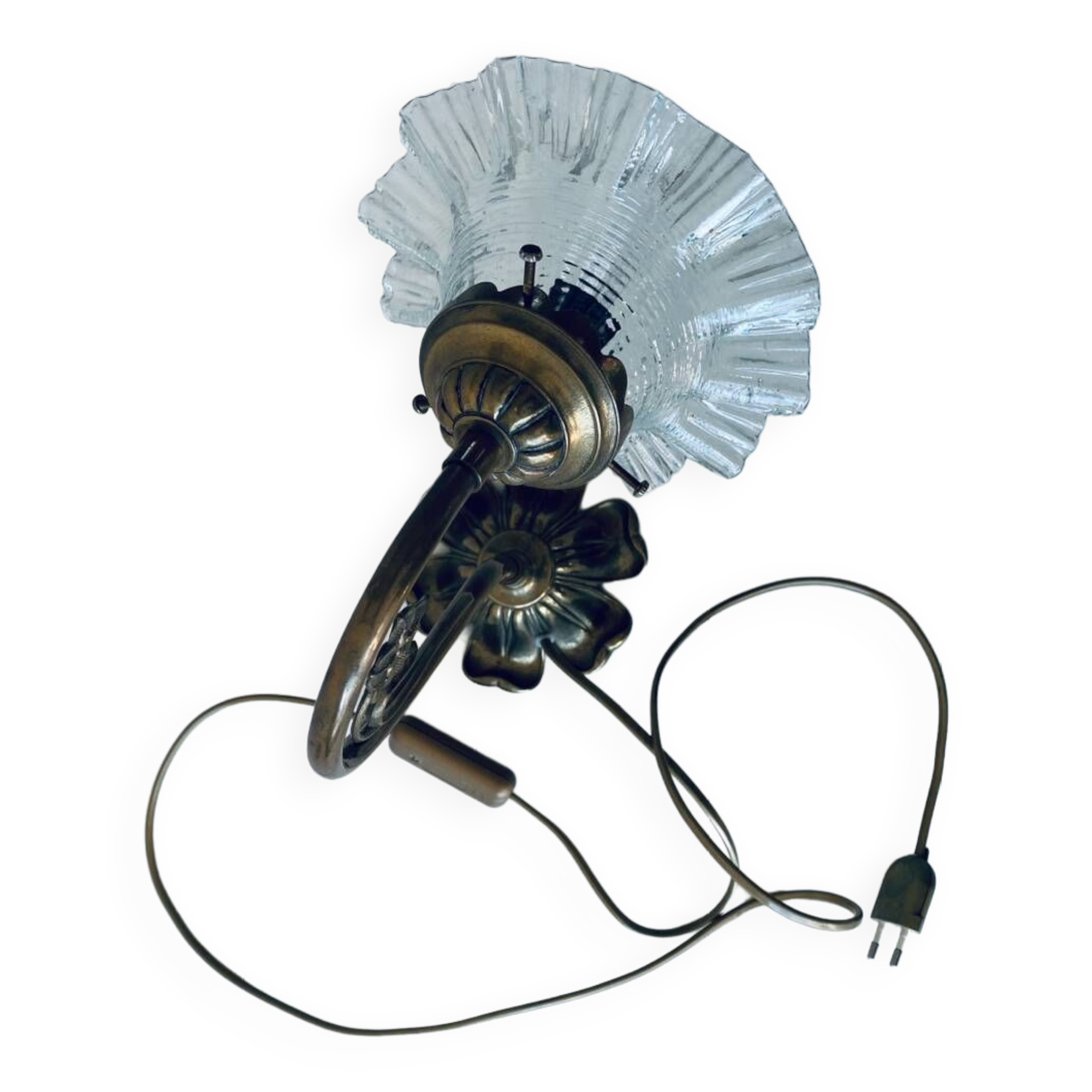 Vintage brass and glass flower lamp