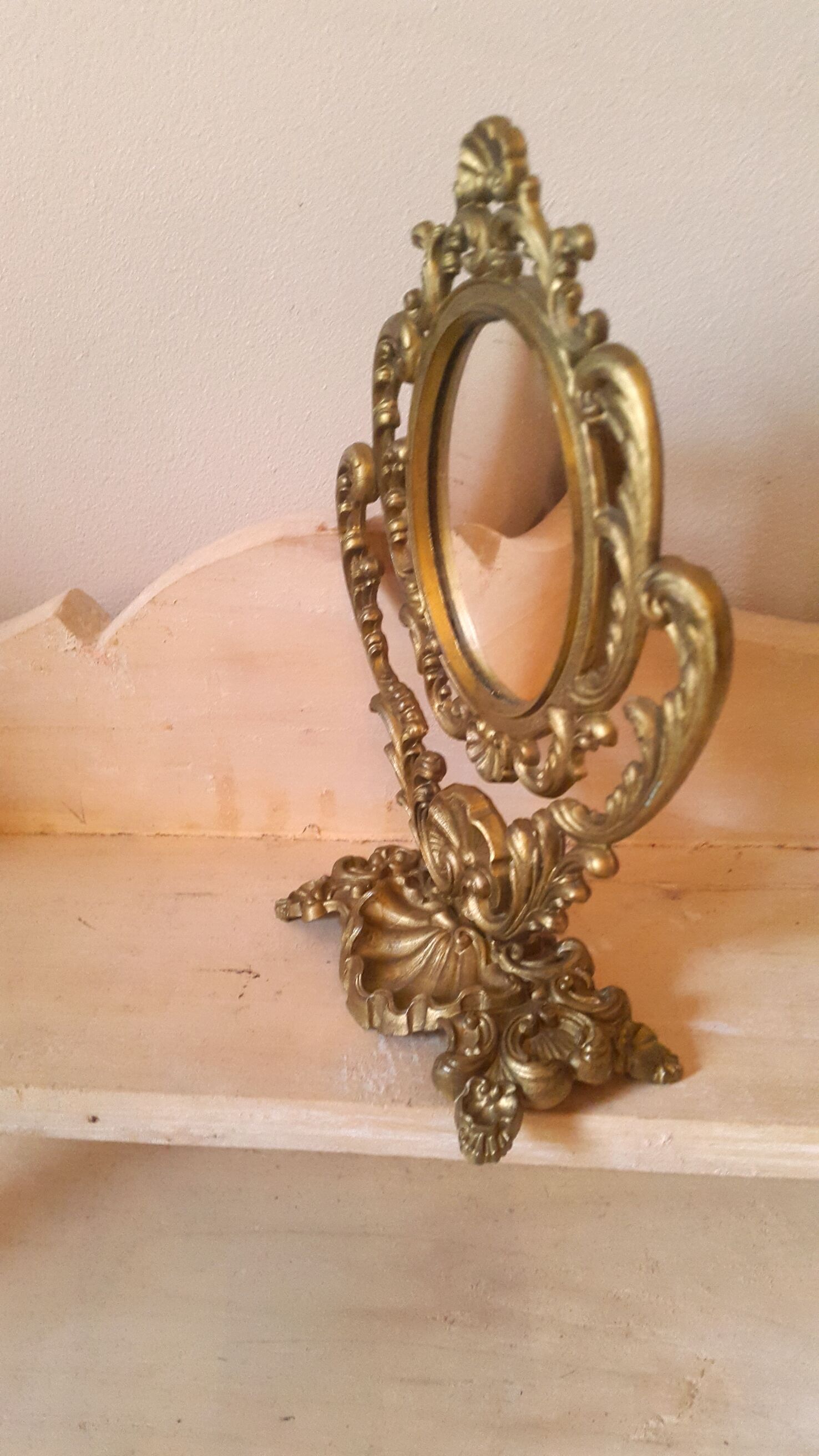 Baroque oval mirror pivoting on foot Golden brass 20x15cm
