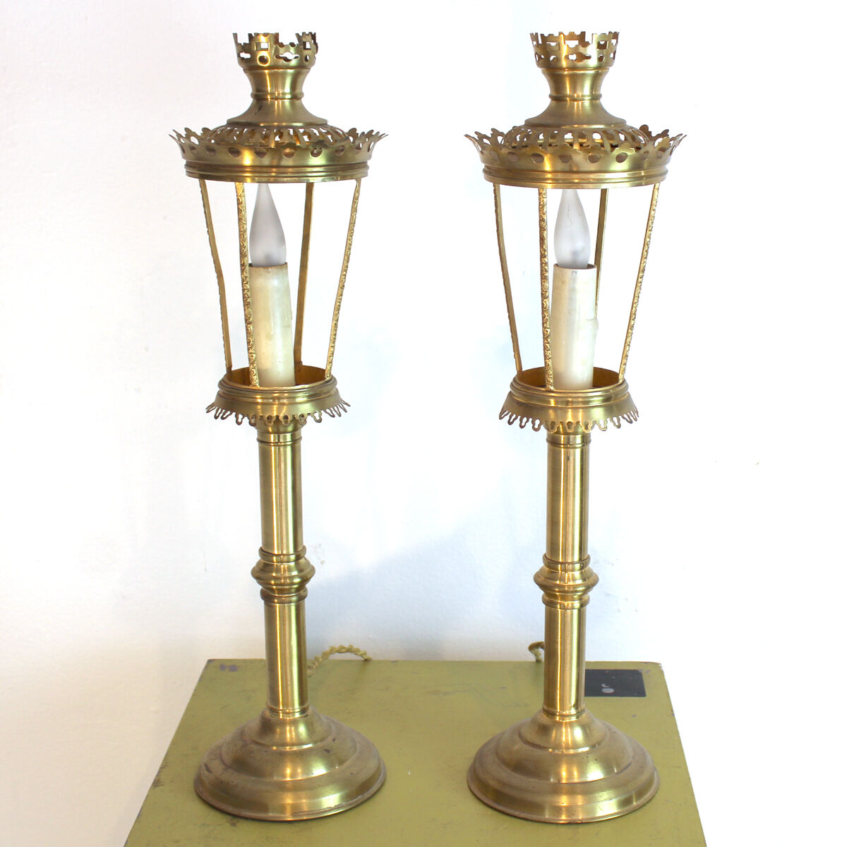 Pair of candlesticks lamps