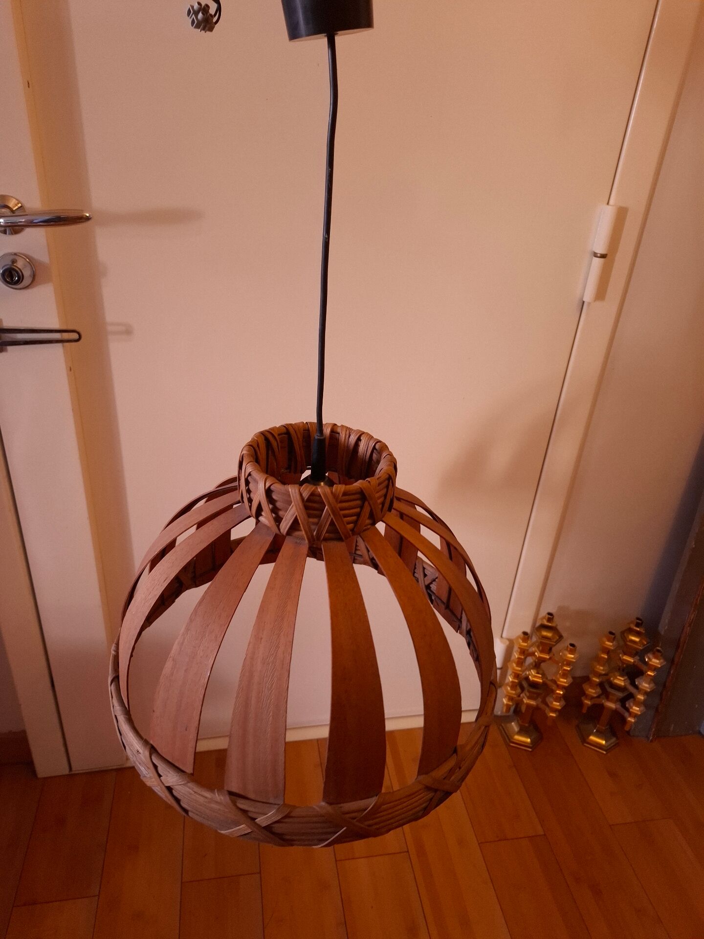 Scandinavian wooden slat suspension