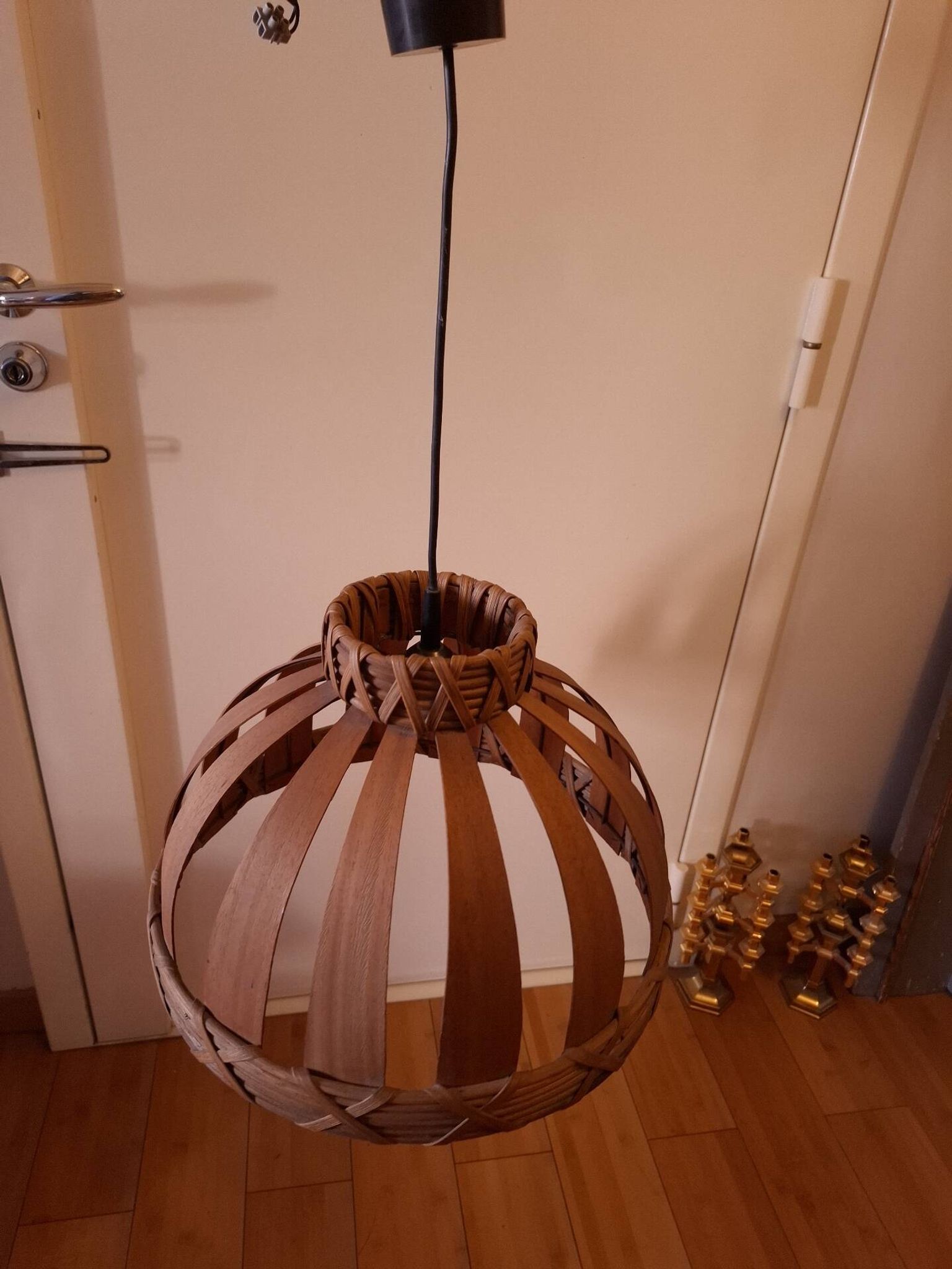 Scandinavian wooden slat suspension
