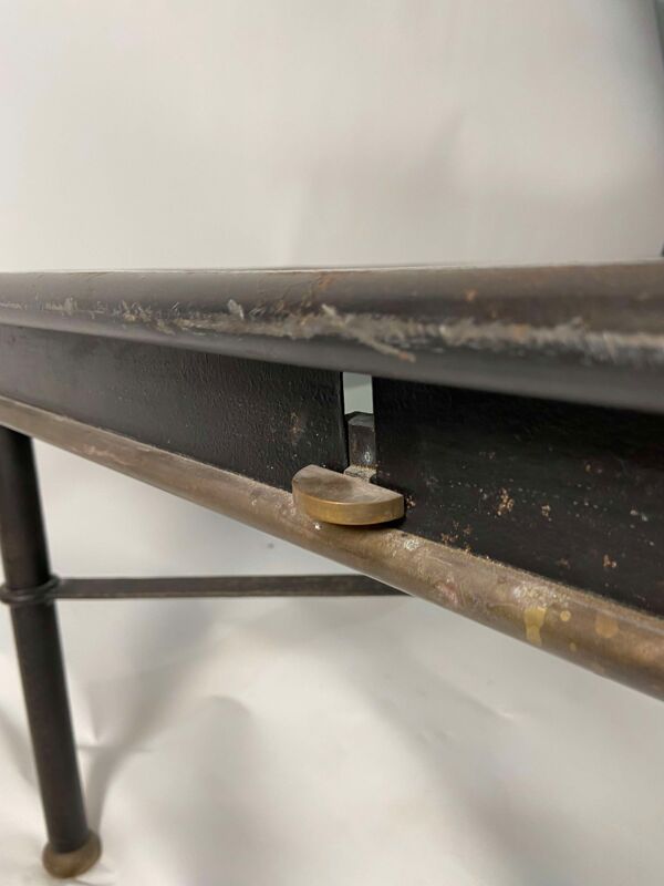 Table basse en verre style industriel