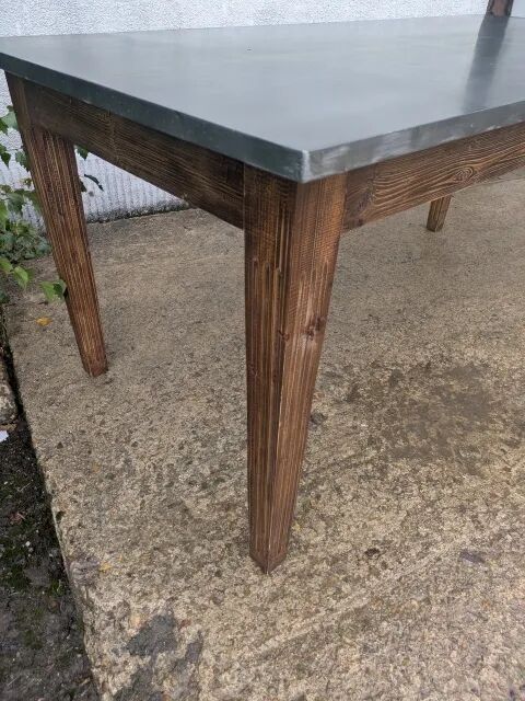 Grande table dessus zinc