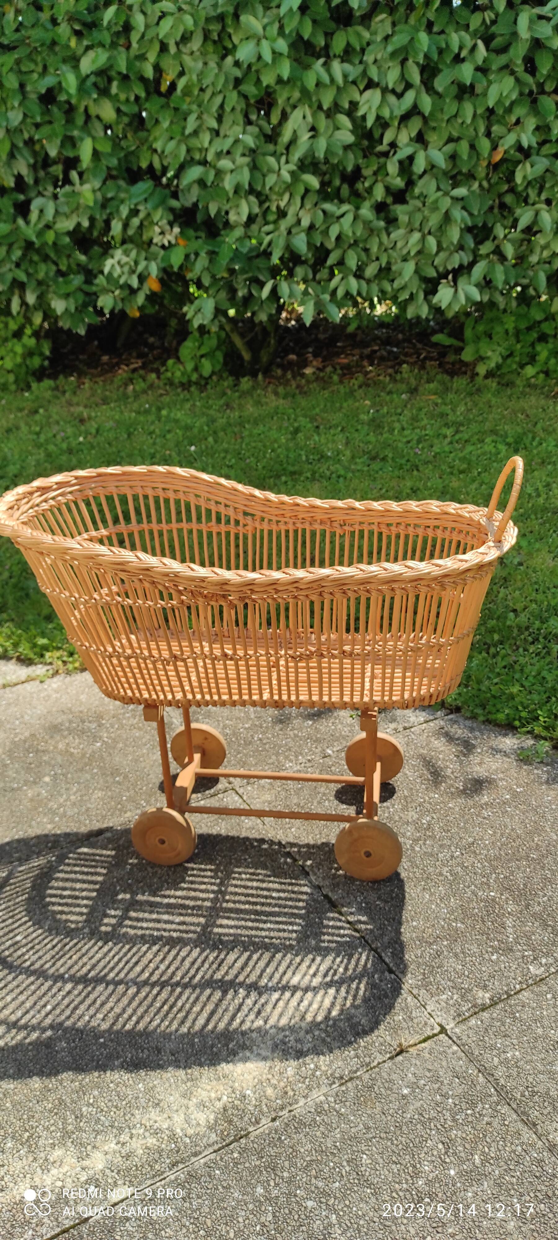 Rattan pram