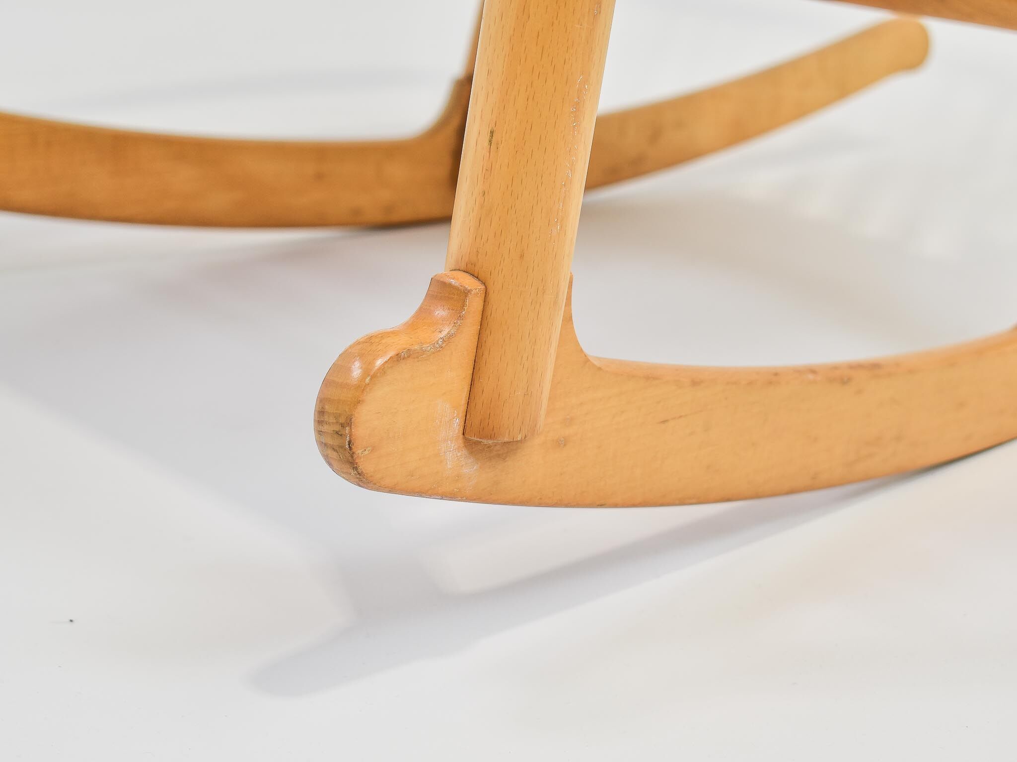 Rocking-chair J16 par Hans Wegner pour Fdb Møbler