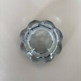 Blue flower-shaped empty pocket