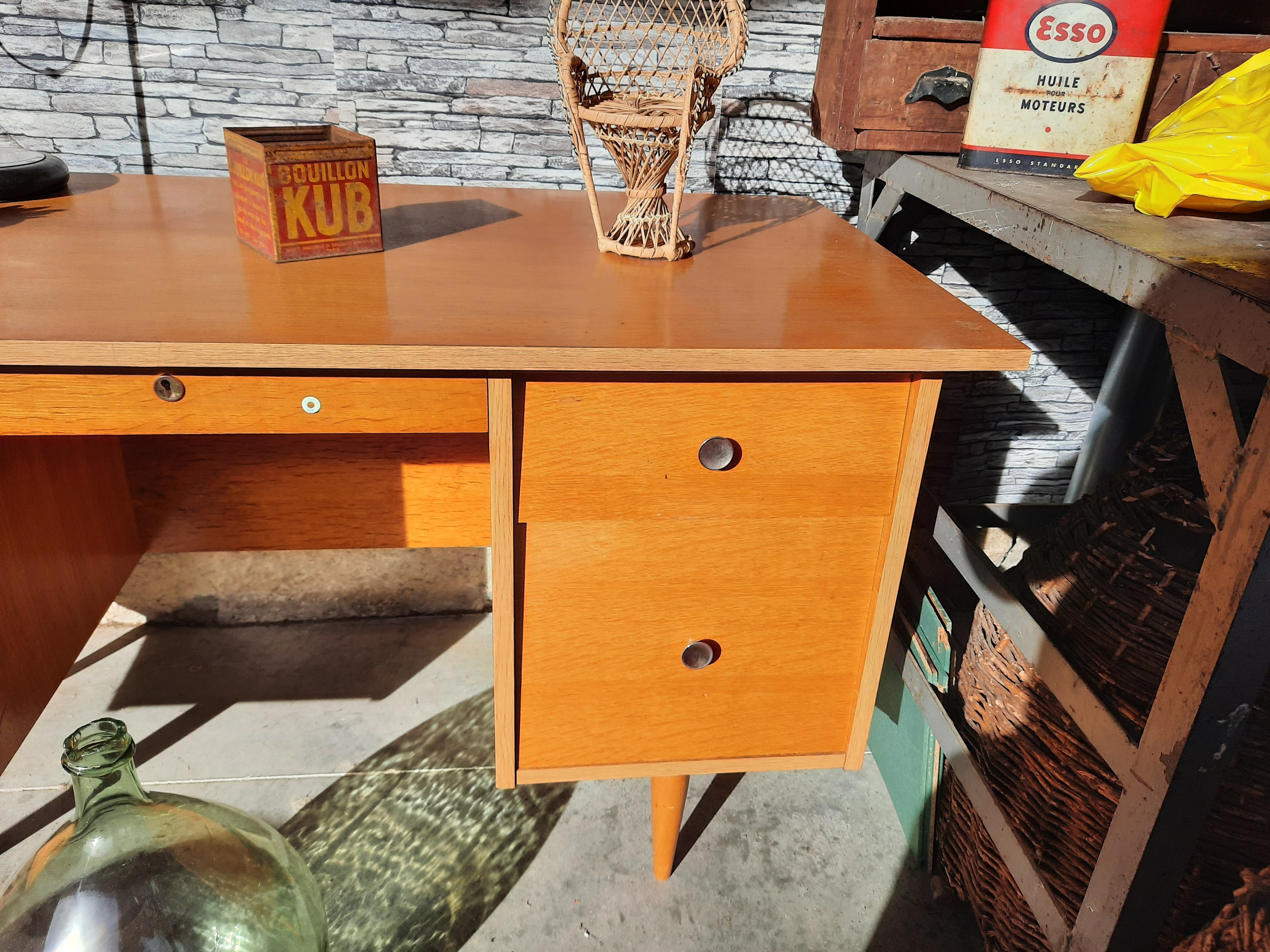 Vintage office
