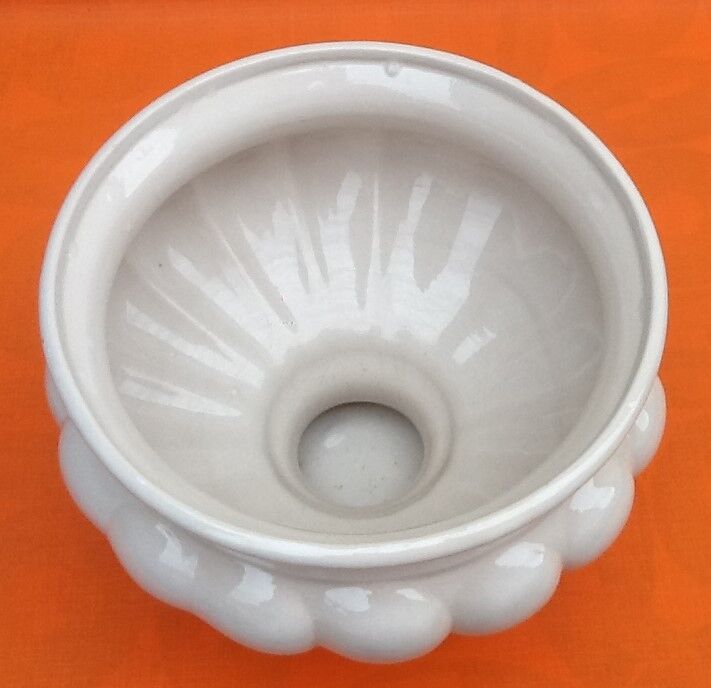 Pot-on-foot cache Ceramic Made in Italy Height: 180mm