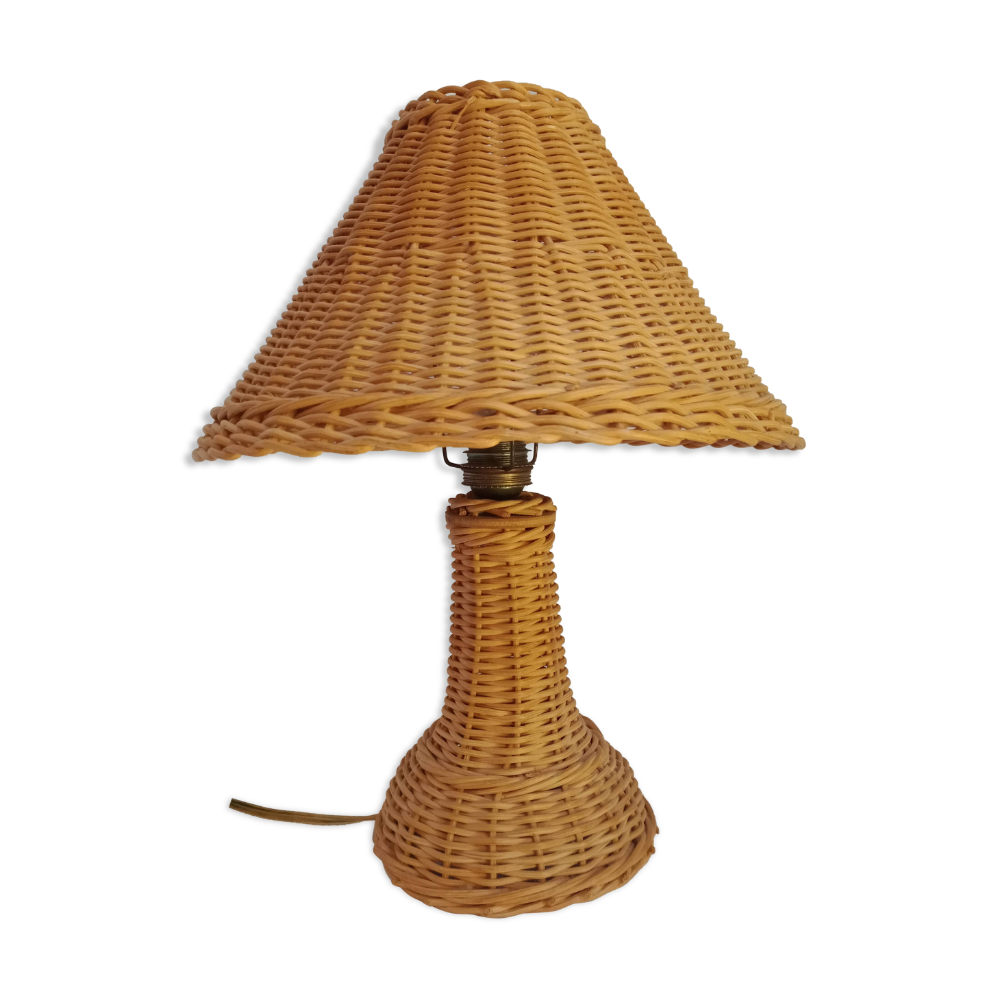 Vintage rattan lamp to install