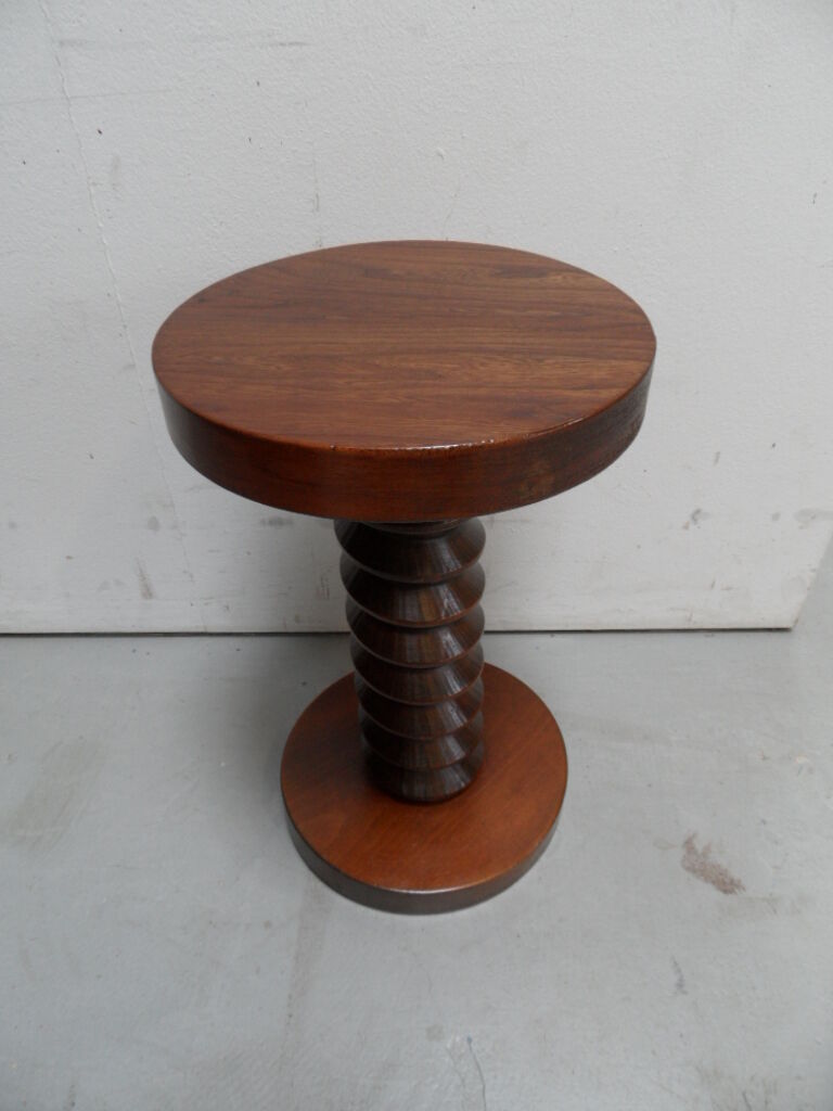 Vintage round sidetable