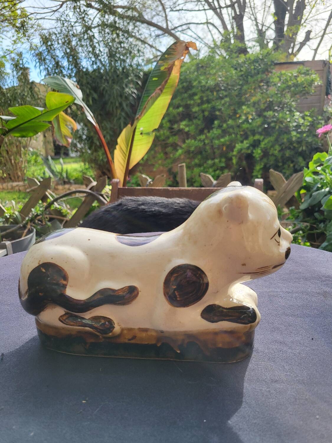 Cizhou style ceramic neck rest cat