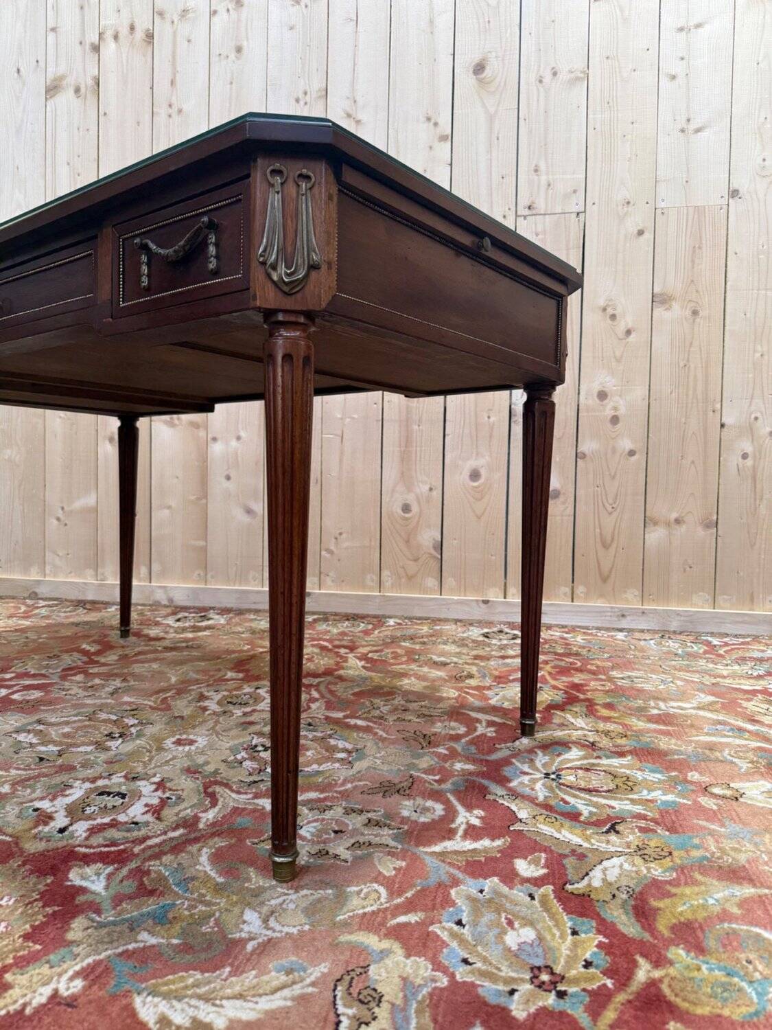 Louis XVI flat desk in mahogany, attributed to Jansen.