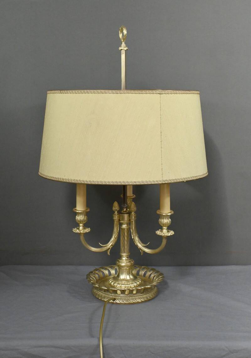 Large Bouillotte Lamp in Gilt Bronze, Louis XVI style – first half of the 20th century