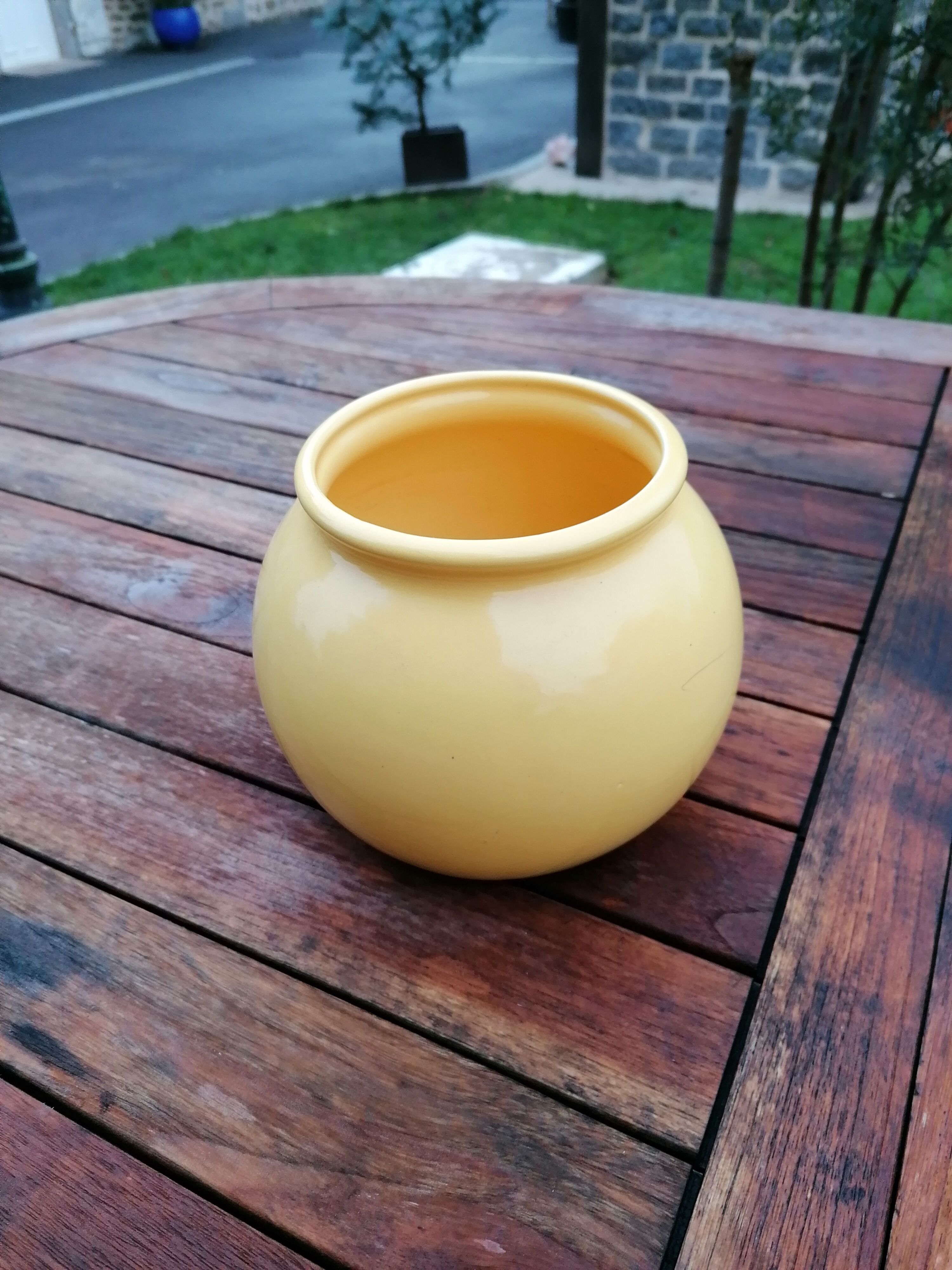 Ceramic vase