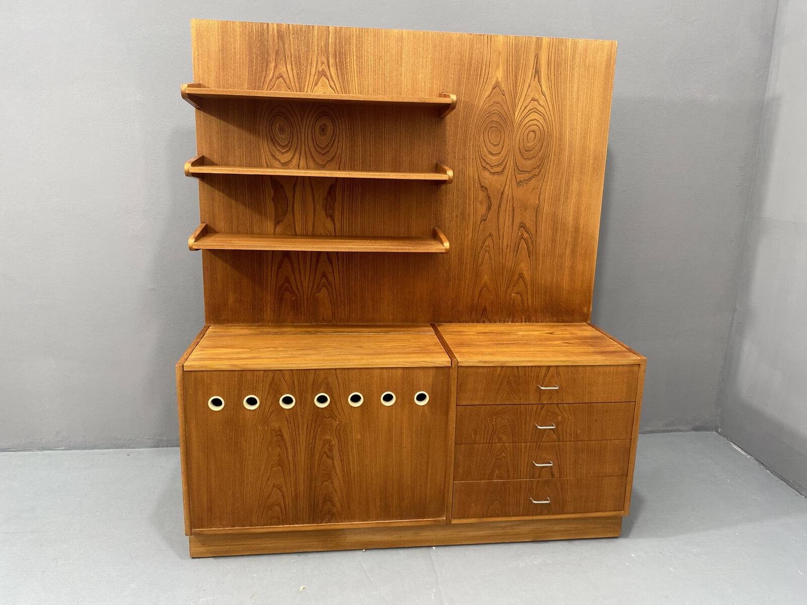 Système d'étagères murales du milieu du siècle par Český nábytek, 1960, Tchécoslovaquie