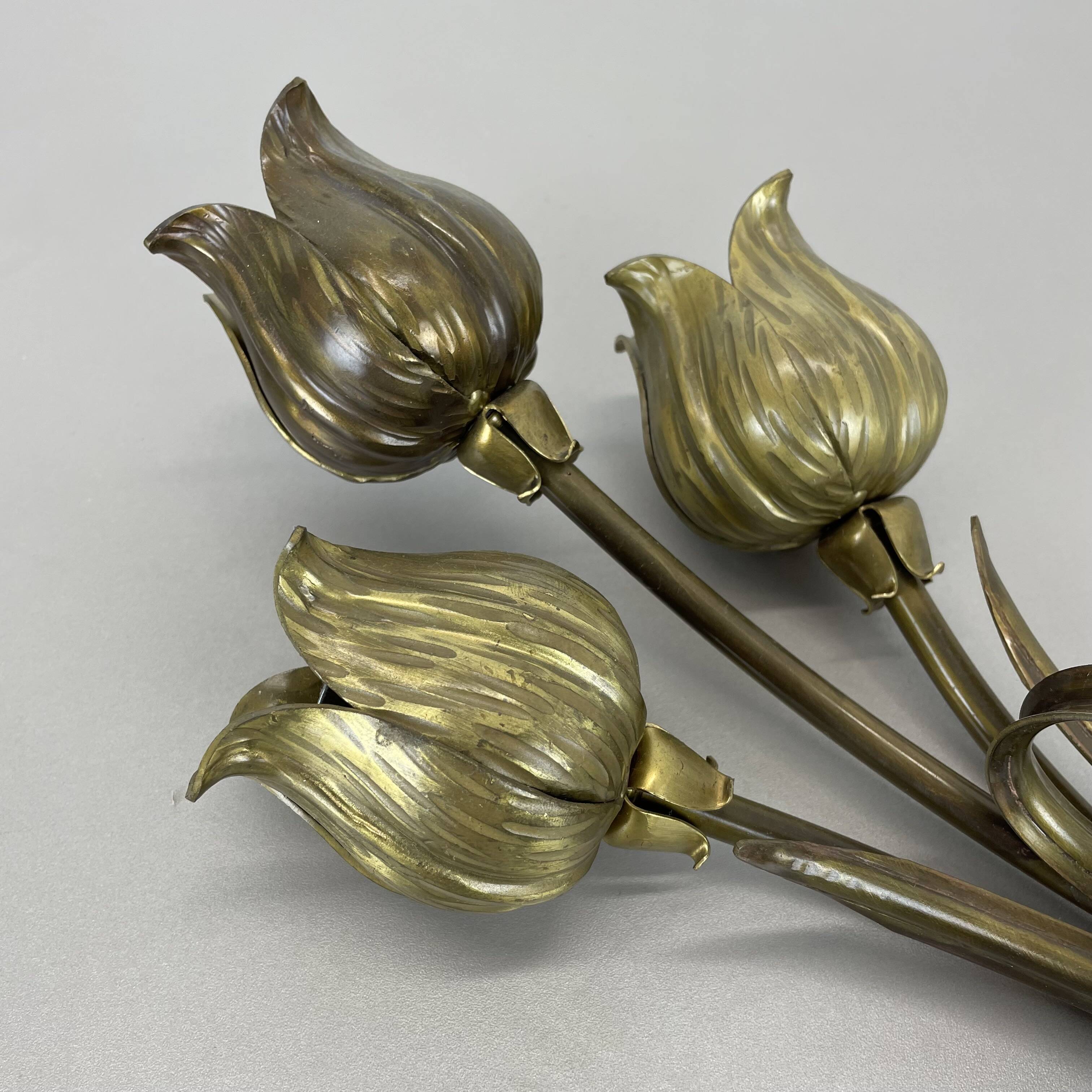 Sculptural 44cm brass  "flower" theatre wall light, italy, 1970s