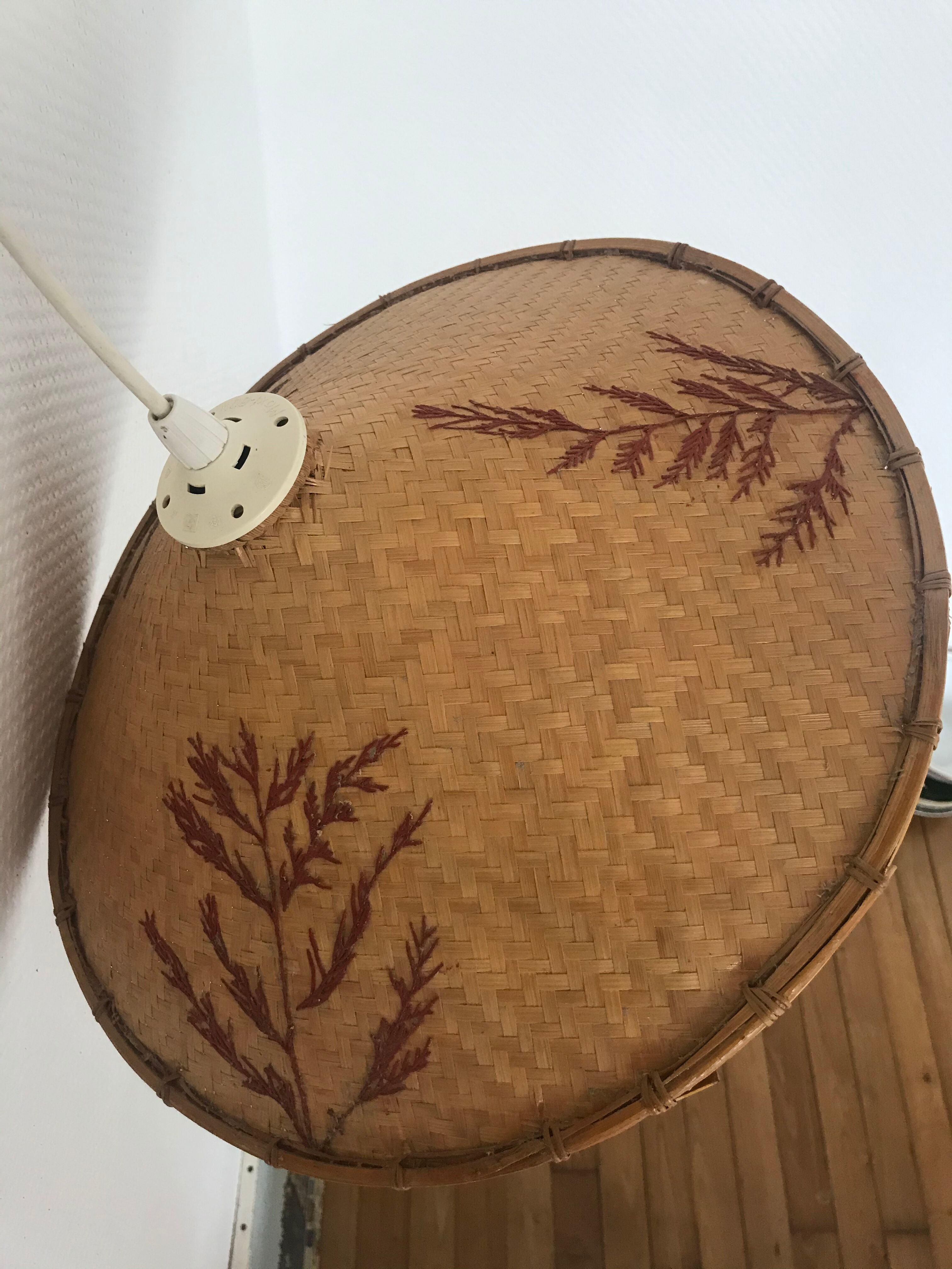 Vintage wicker suspension