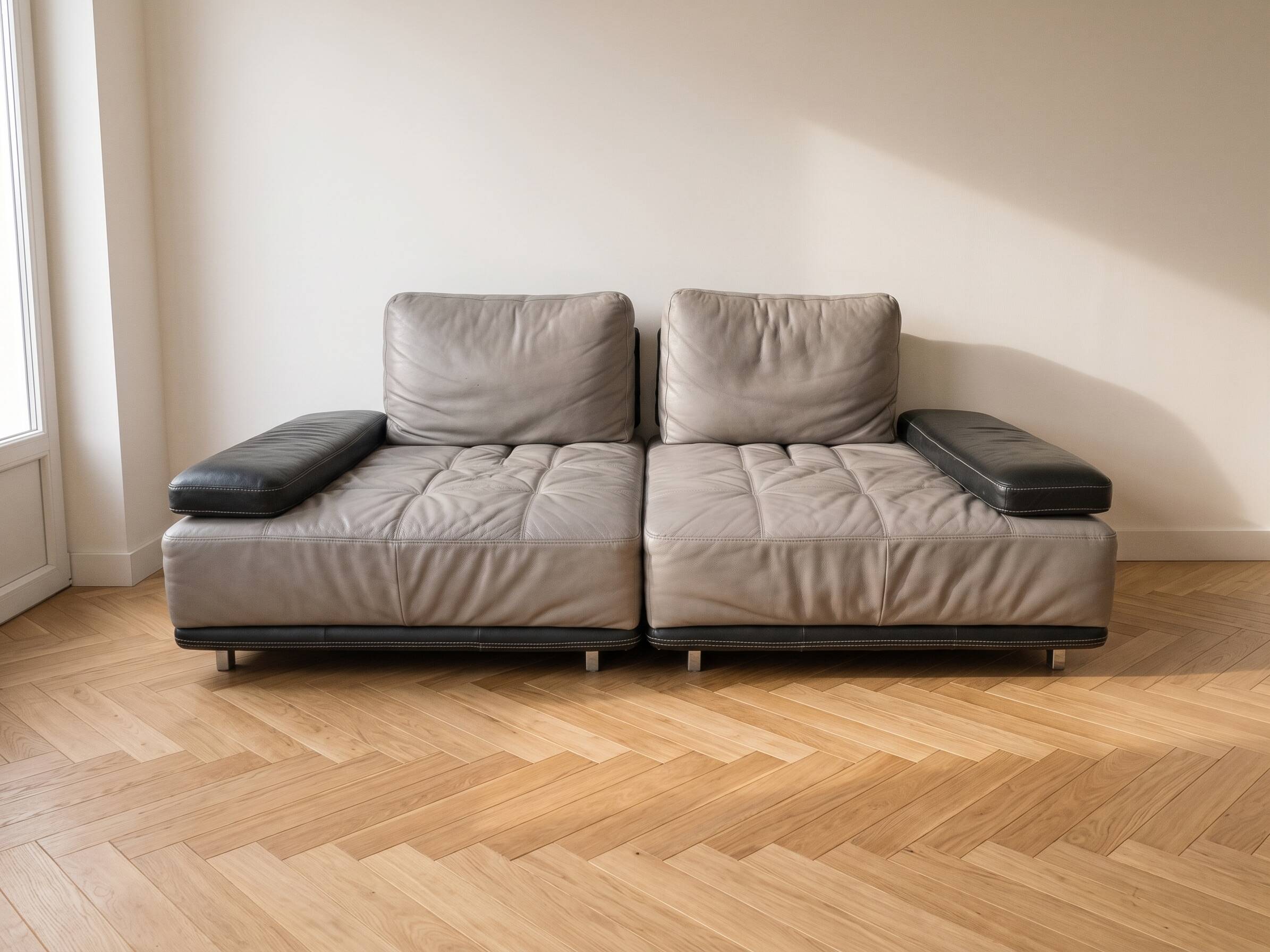 Canapé design en cuir bicolore – Très confortable