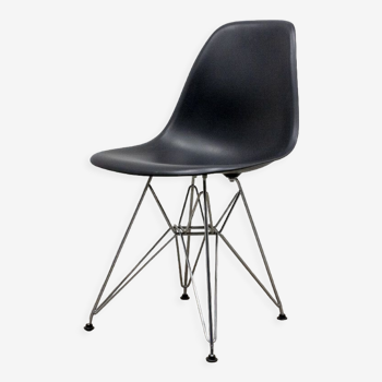 Chaise Eames Plastic Side Chair pour Vitra