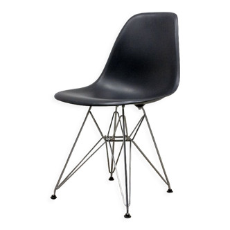 Vitra Eames Plastic Side Chair Black