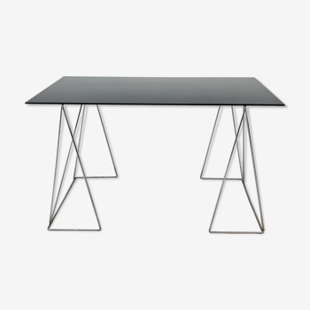 Design desk in black glass