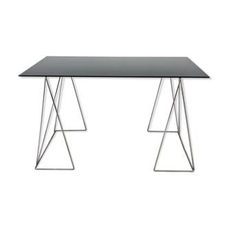 Design desk in black glass