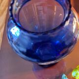 Vase en verre bleu