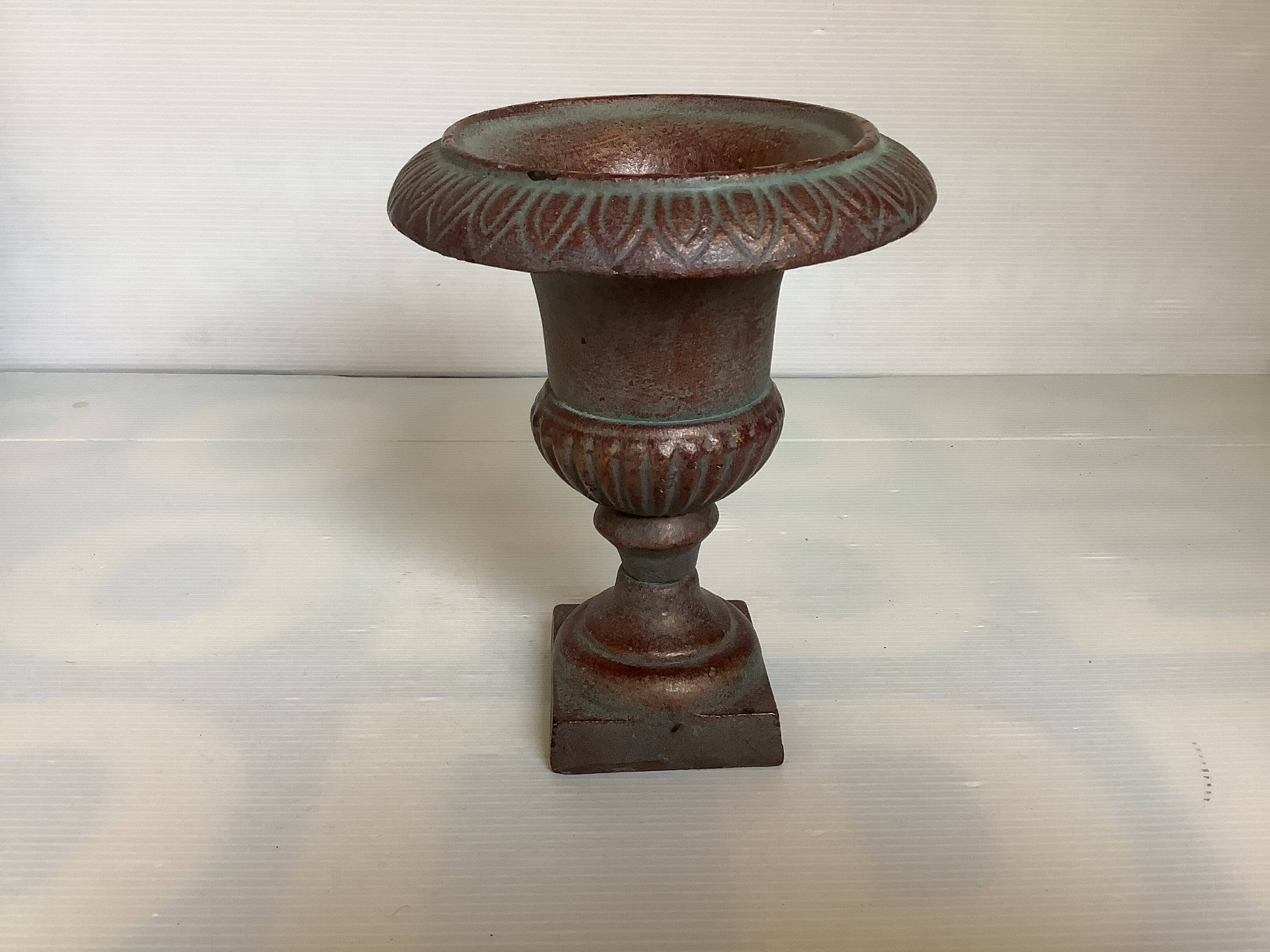 Medici cast iron planter vase